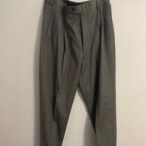 Austin Reed Gray Pleated front with cuff pants, size 34